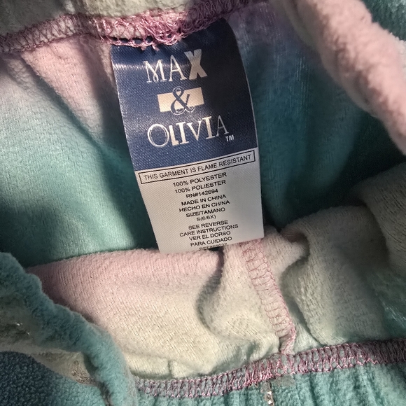 Max & Olivia Girl's Size 6 Multicolored Foil Snowflake-Patterned Fleece Pajamas - Picture 8 of 9